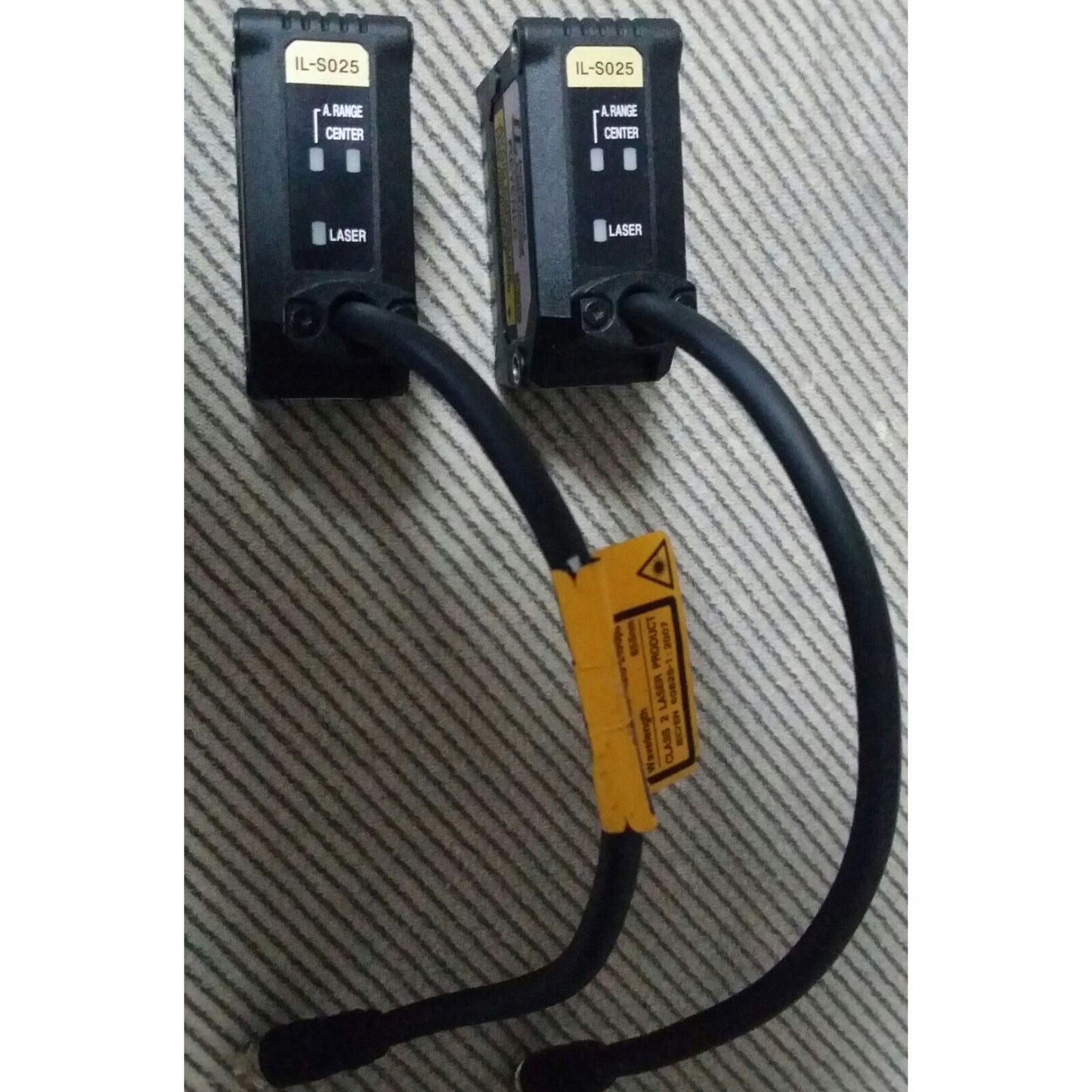KEYENCE IL-S025 Laser Displacement Sensor Used - KEYENCE