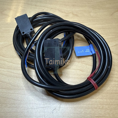 ! Keyence PZ-51L Photoelectric Switch Sensor