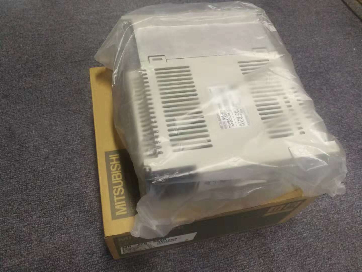 new 1PC Mitsubishi MR-J2-200C-S100 Servo Drive MRJ2200CS100 ping - MITSUBISHI