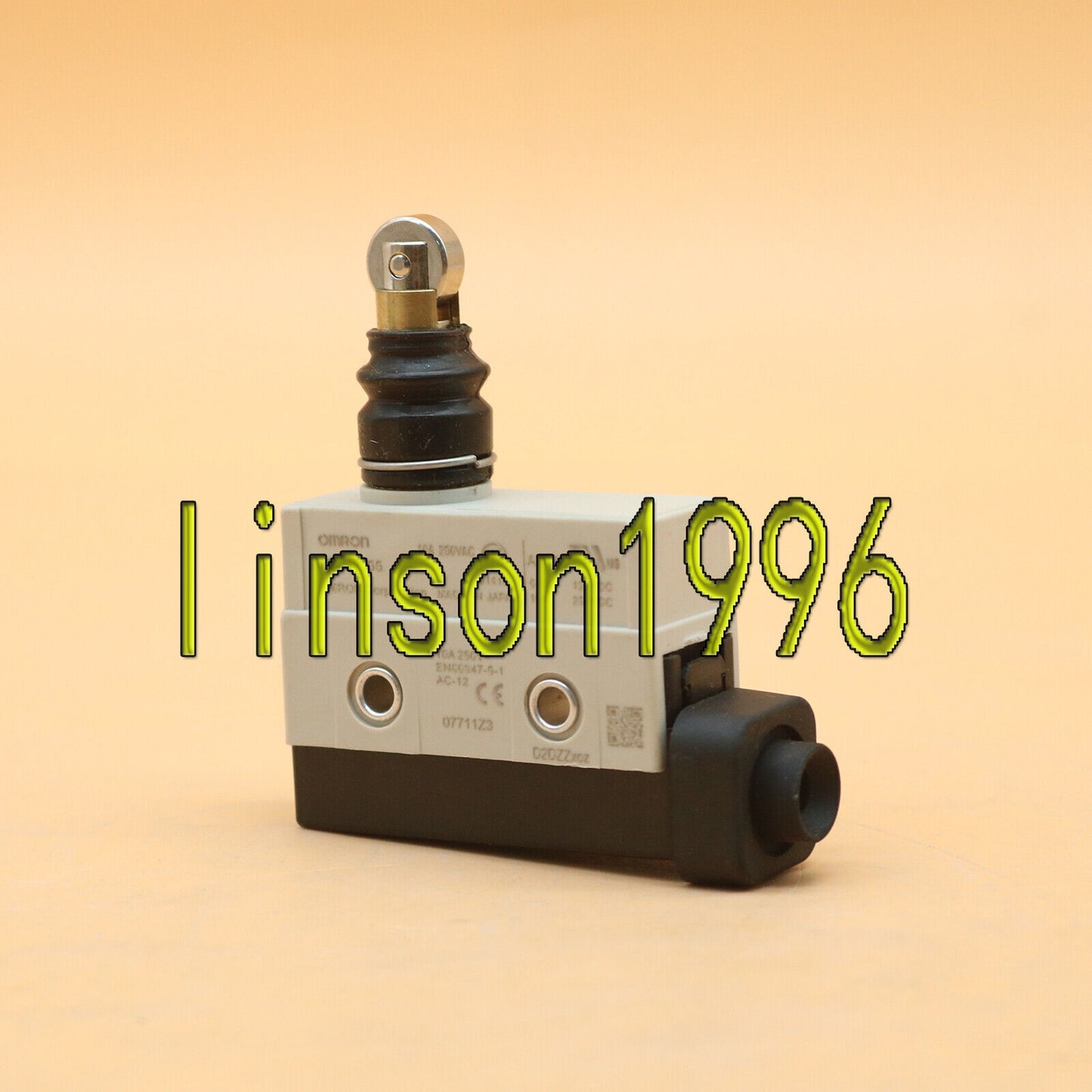 Omron ONE Enclosed Limit Switch ZC-N2255 Sealed Roller Plunger - OMRON