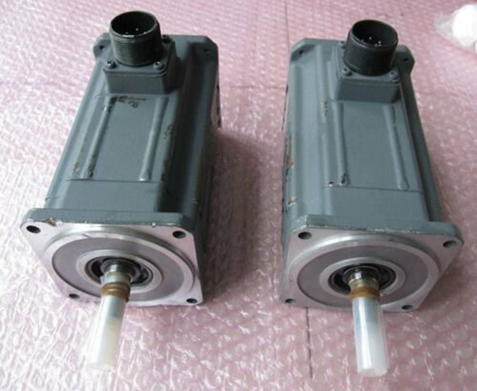 Mitsubishi Servo Motor HA33NC-S Used – Tested Good Condition - MITSUBISHI