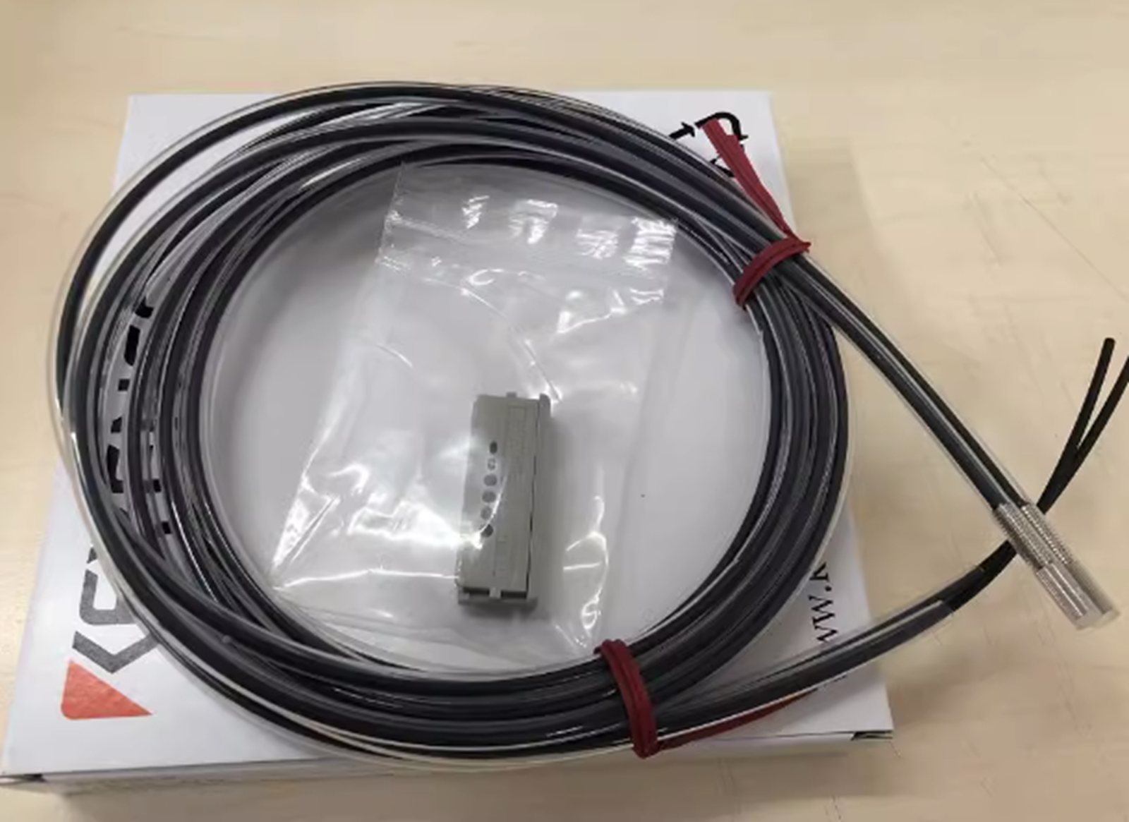 KEYENCE FU-96 Fiber Optic Sensor - KEYENCE