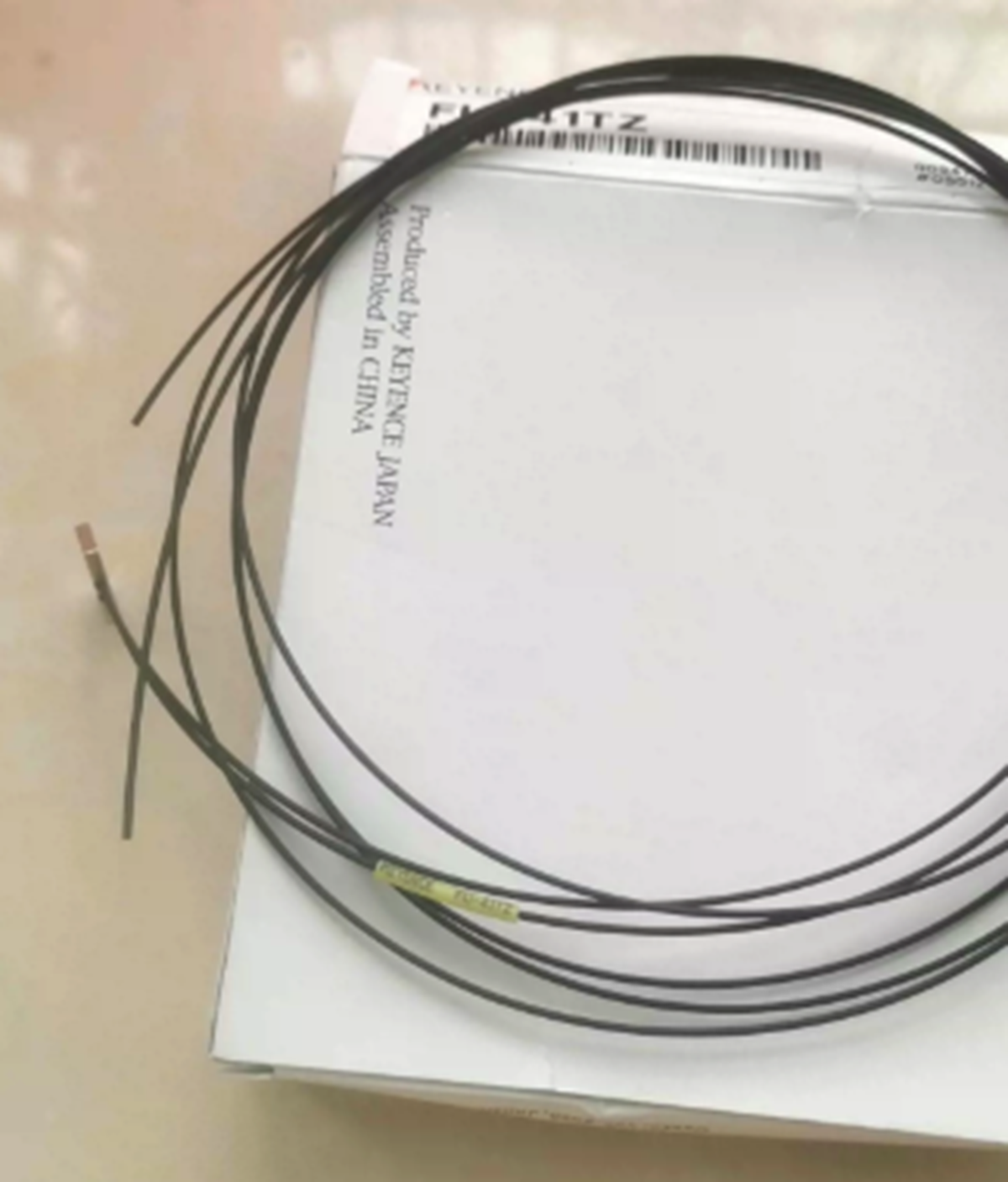 KEYENCE FU41TZ Diffuse Reflective Digital Fiber Optic Sensors Unit - KEYENCE