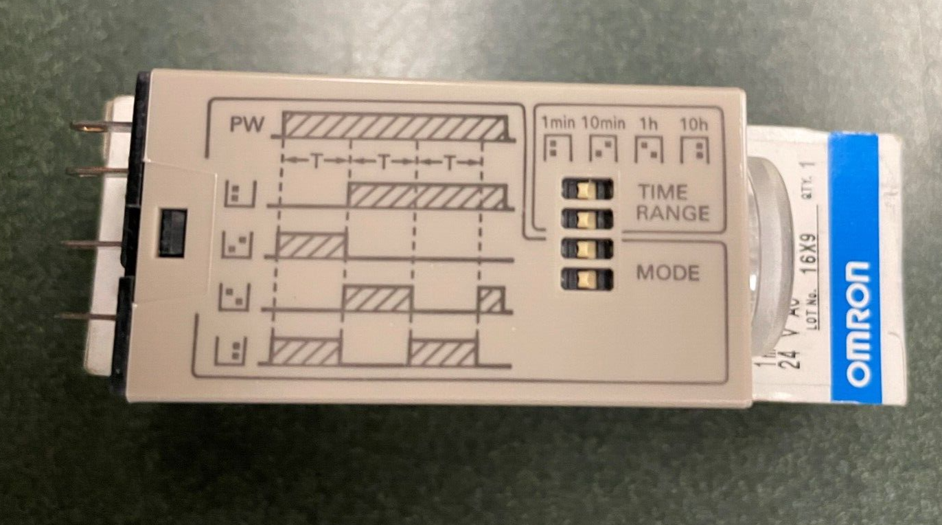 new Omron H3YN-21 Timer ( in Box) - OMRON