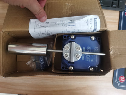 1PC  Schneider XCR-T115 XCRT115 Limit Switch In Box Free Ship