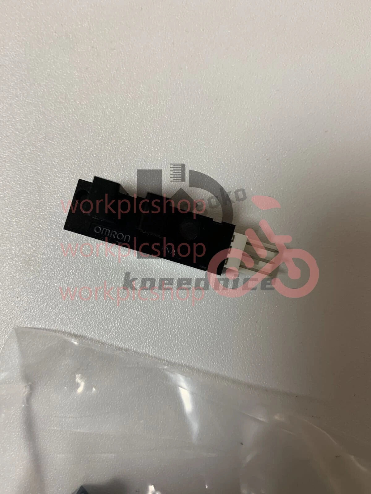 1PC OMRON EE-SX4009-P1