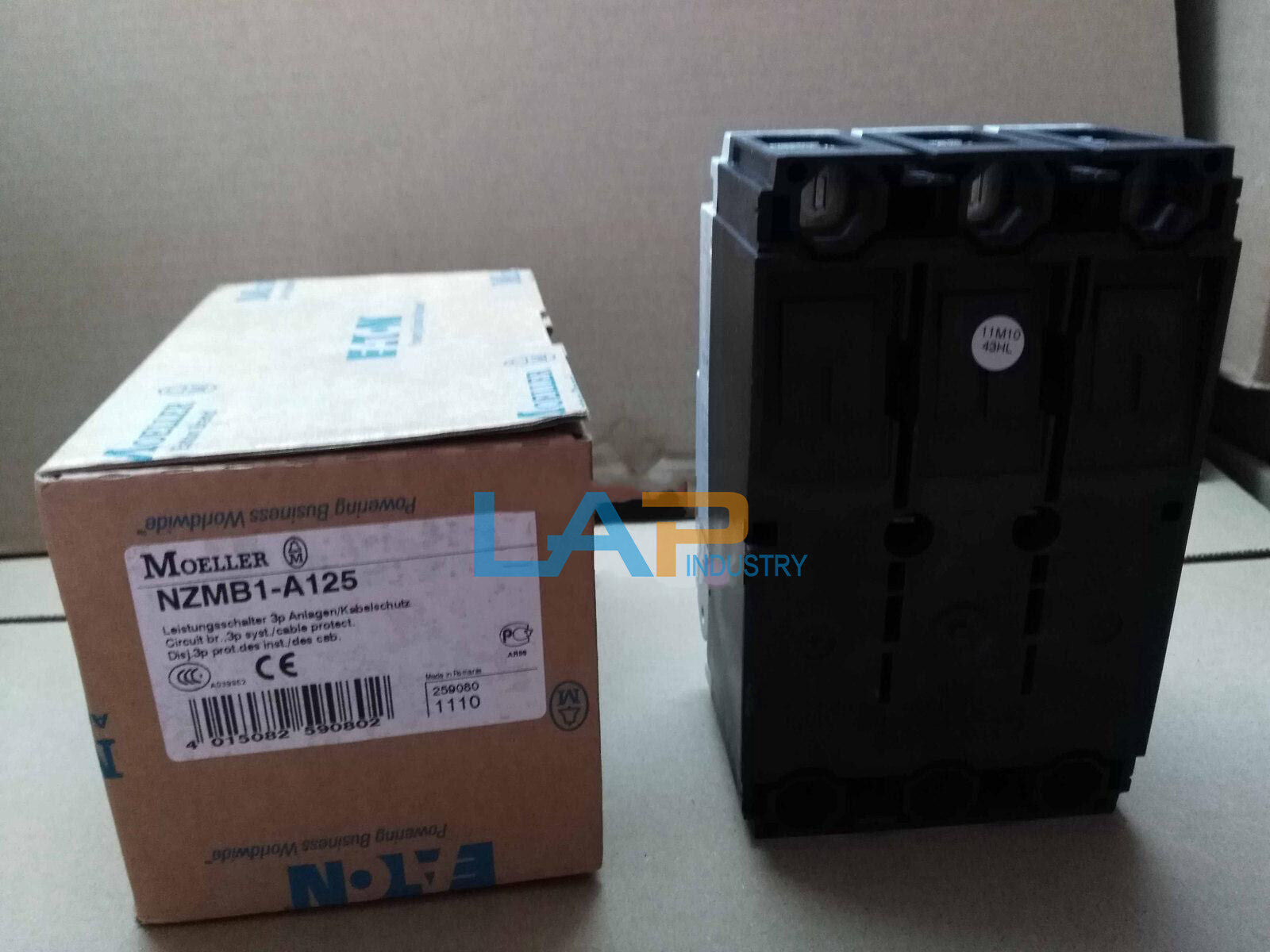 new 1Pcs  For EATON MOELLER Molded Case Circuit Breaker NZMB1-A125 3P 125A