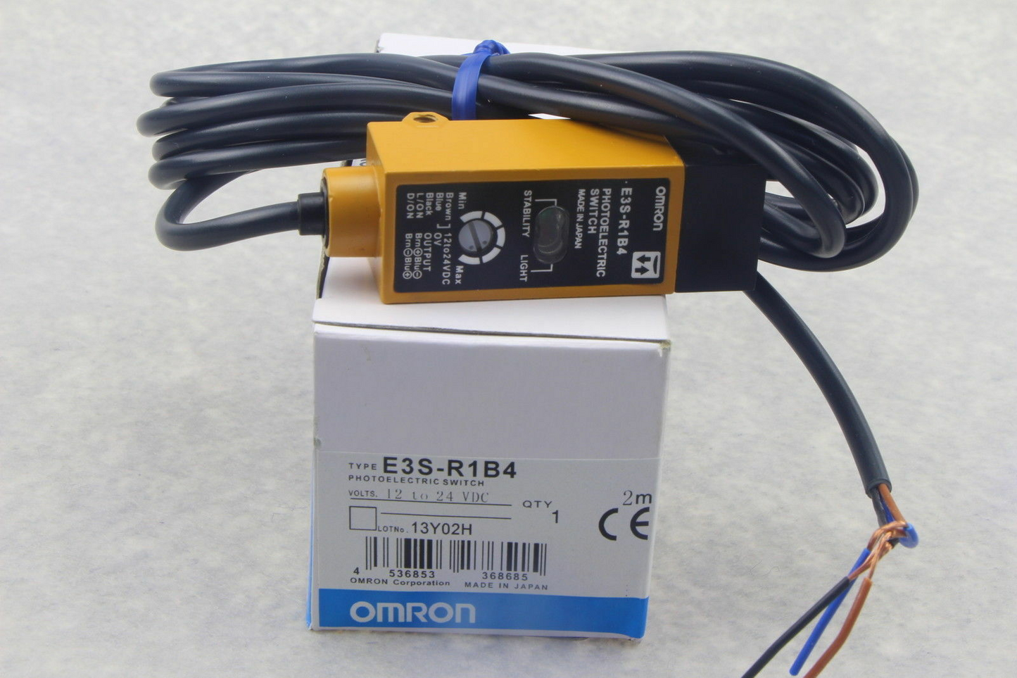 Omron E3S-R1B4 Photoelectric Switch 12-24VDC E3SR1B4 - OMRON