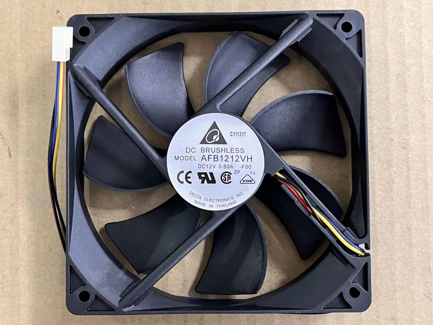 new Delta AFB1212VH PWM 12025 12V 0.60A 12CM 4PIN cooling fan 120*120*25mm