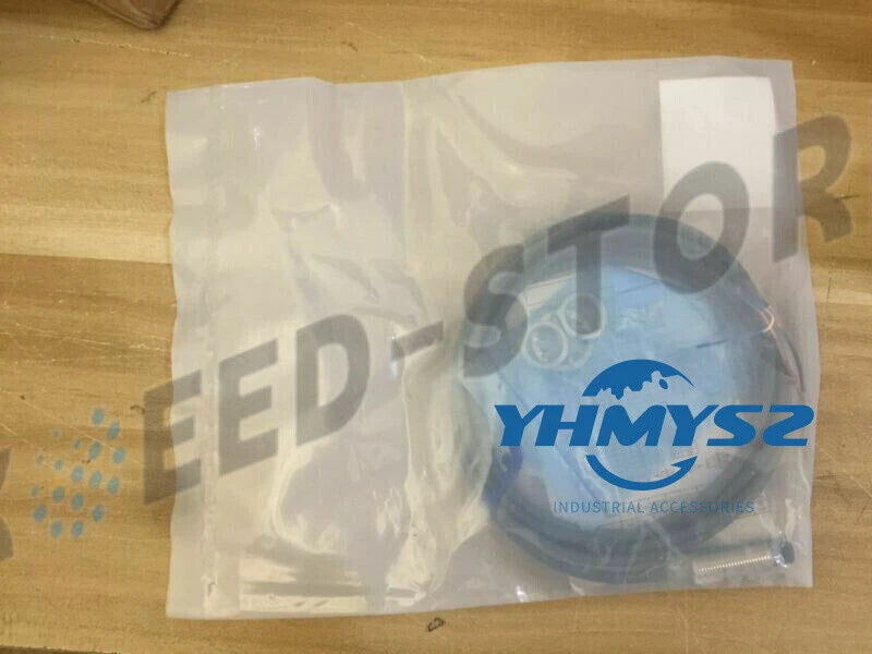 1PCS Omron E2A-M12KN08-WP-C1 Photoelectric Switch