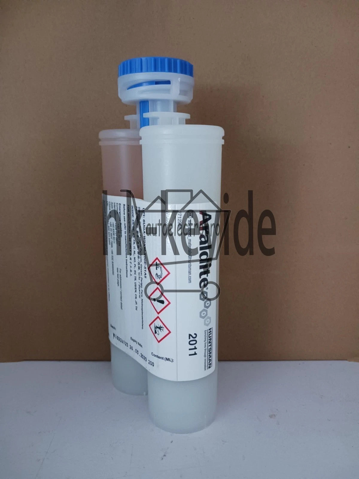 1Pcs HUNTSMAN Araldite 2011 A/B Epoxy Adhesive 200ML Exp 2029 free shipping