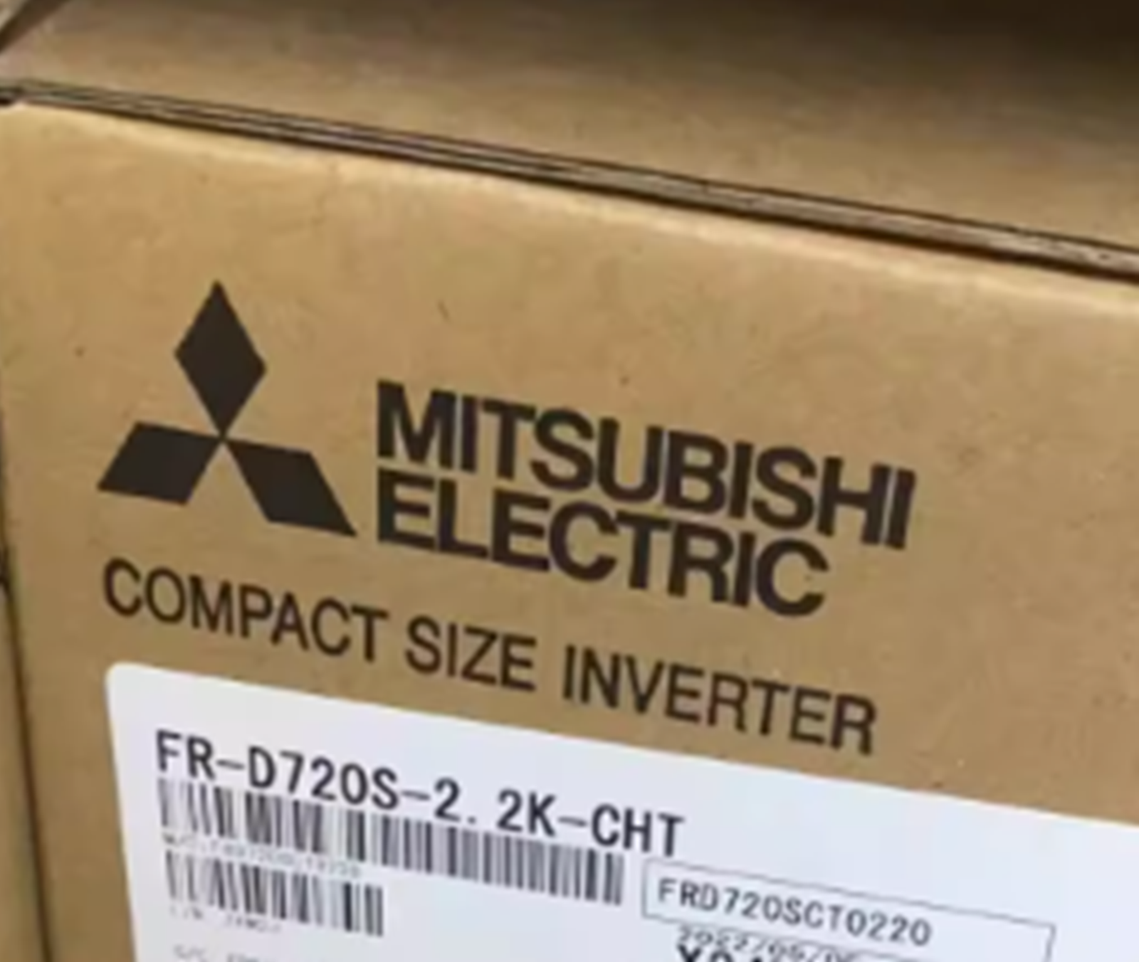 new  MITSUBISHI FR-D720S-2.2K-CHT Inverter