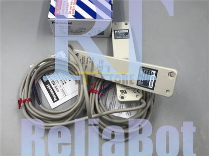 1pcs Panasonic/SUNX NA1-5-PN (NA1-5D-PN+NA1-5P-PN) Area Sensor