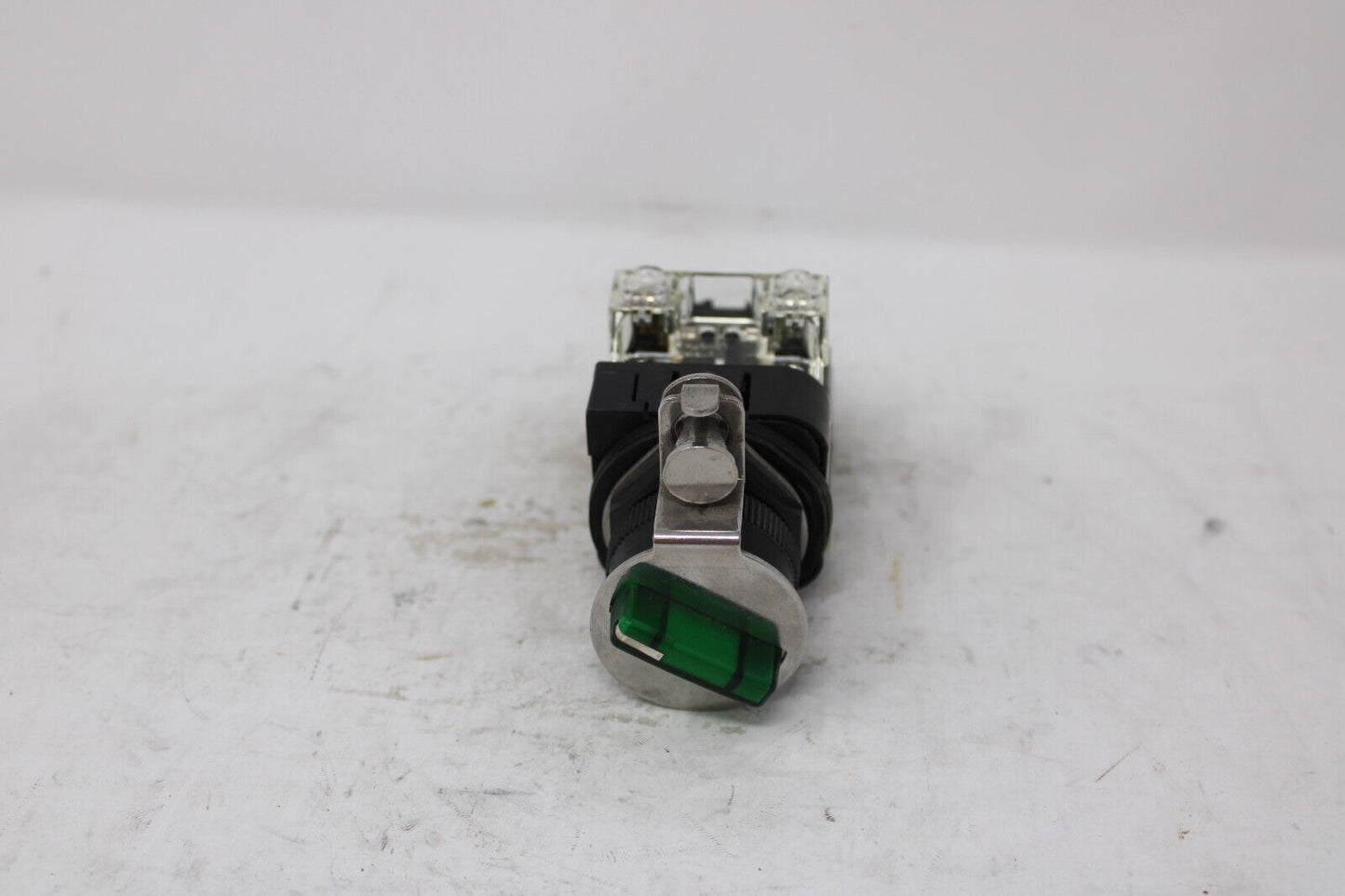 used Allen Bradley 800HC-24HRGH2KB63A Selector Switch - ALLEN BRADLEY