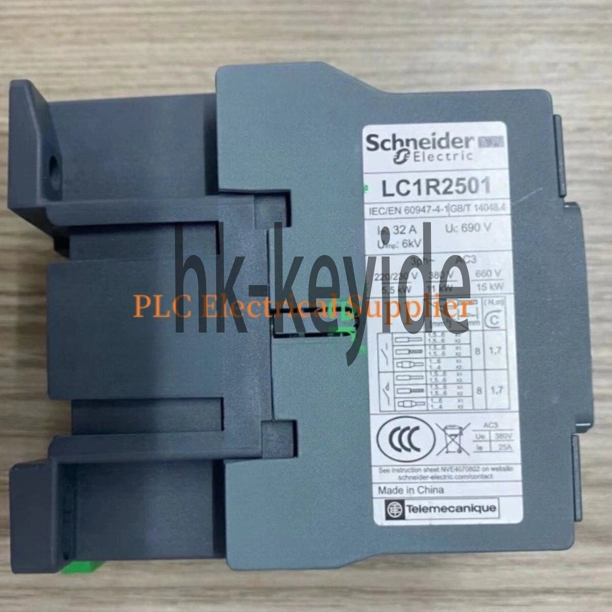 LC1N2501M5N 1X Schneider LC1N2501M5N AC220V 25A Contactor