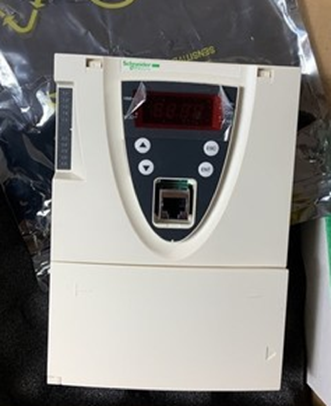 SCHNEIDER VX4A71100Y Control Board - 24V DC, 5A Max, Integrated Control - SCHNEIDER