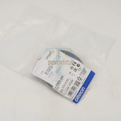 Omron E3ZG-D62 Photoelectric Sensor 2M 12-24VDC N ew 1PCS
