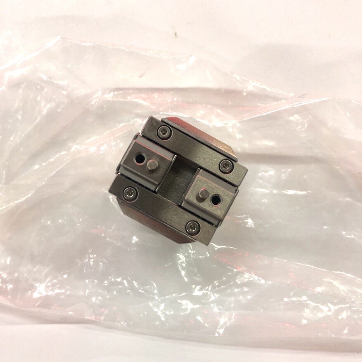 new SMC MDHR2-10R Rotary Actuated Air Gripper - SMC