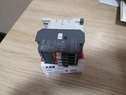 1PCS  ABB N40E Auxiliary Relay In Box 220-230V50Hz 230-240V60Hz