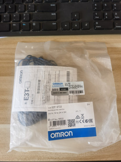 1PCS Omron E3T-ST22 E3TST22 2M Photoelectric Sensor - Free Shipping *TT