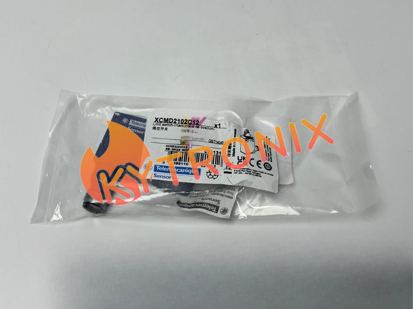 1PCS XCMD2102C12 SND XCMD2102C12 Limit Switch Fast Shipping