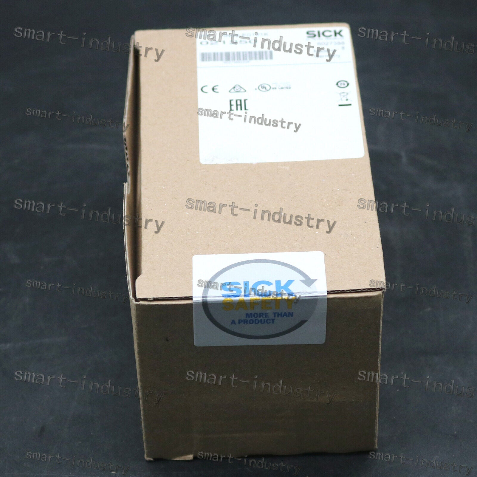 new 1 piece   sick in box IN40-E0101K Safety switch spot stocks