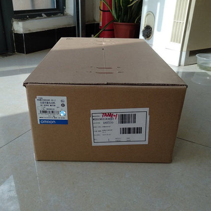Omron Servo Motor R88M-K3K030F-S2-Z 1 year - OMRON
