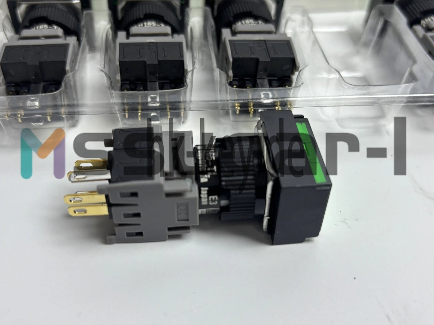 5PCS Green Pushbutton Command Switch 24VDC LED FUJI AH165-TLG11E3
