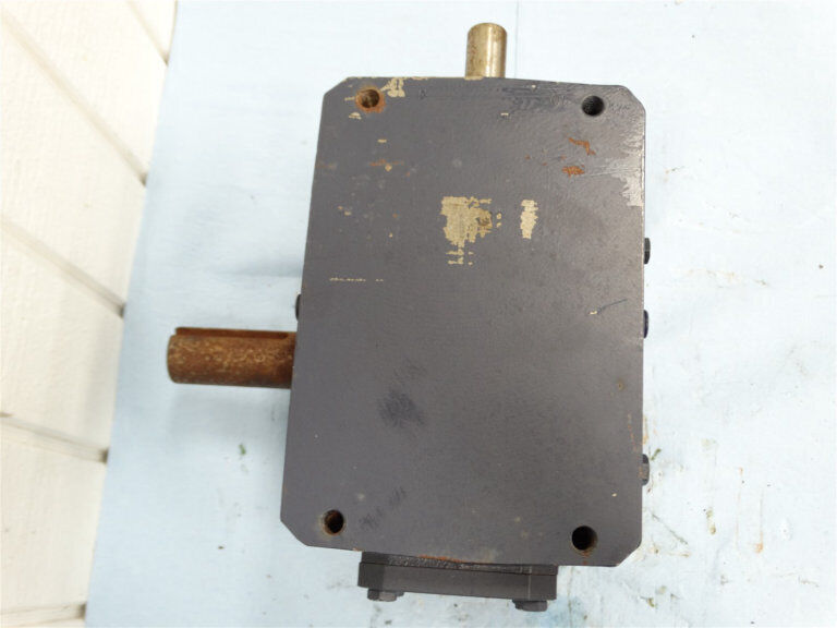 GROVE Gear IRONMAN Gear Reducer W8320014.00 (Used) - GROVE GEAR