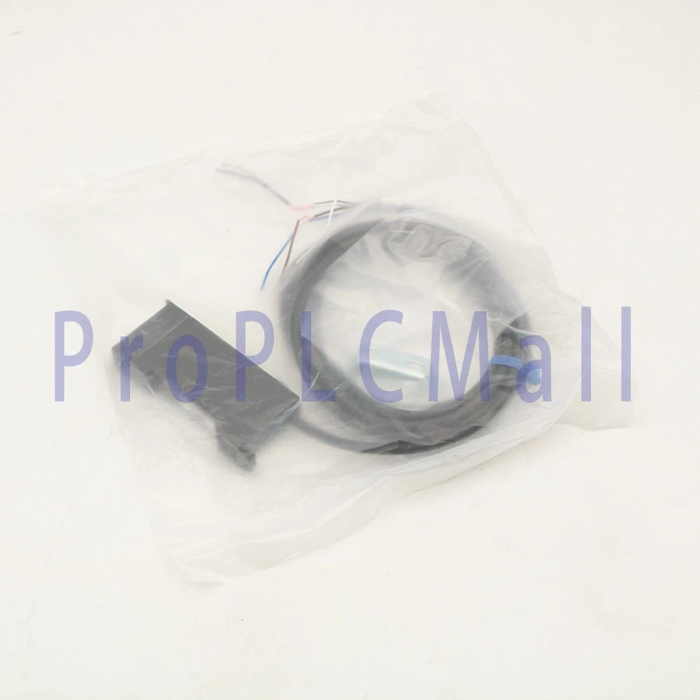 BANNER optical fiber sensor D12E2N6FP 1PCS