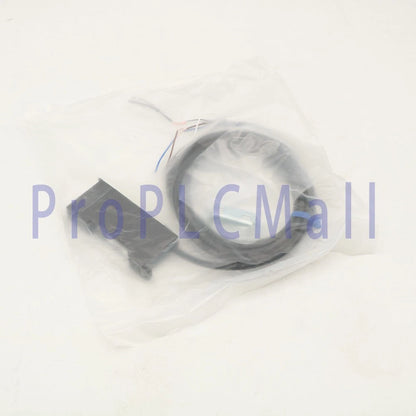 BANNER optical fiber sensor D12E2N6FP 1PCS