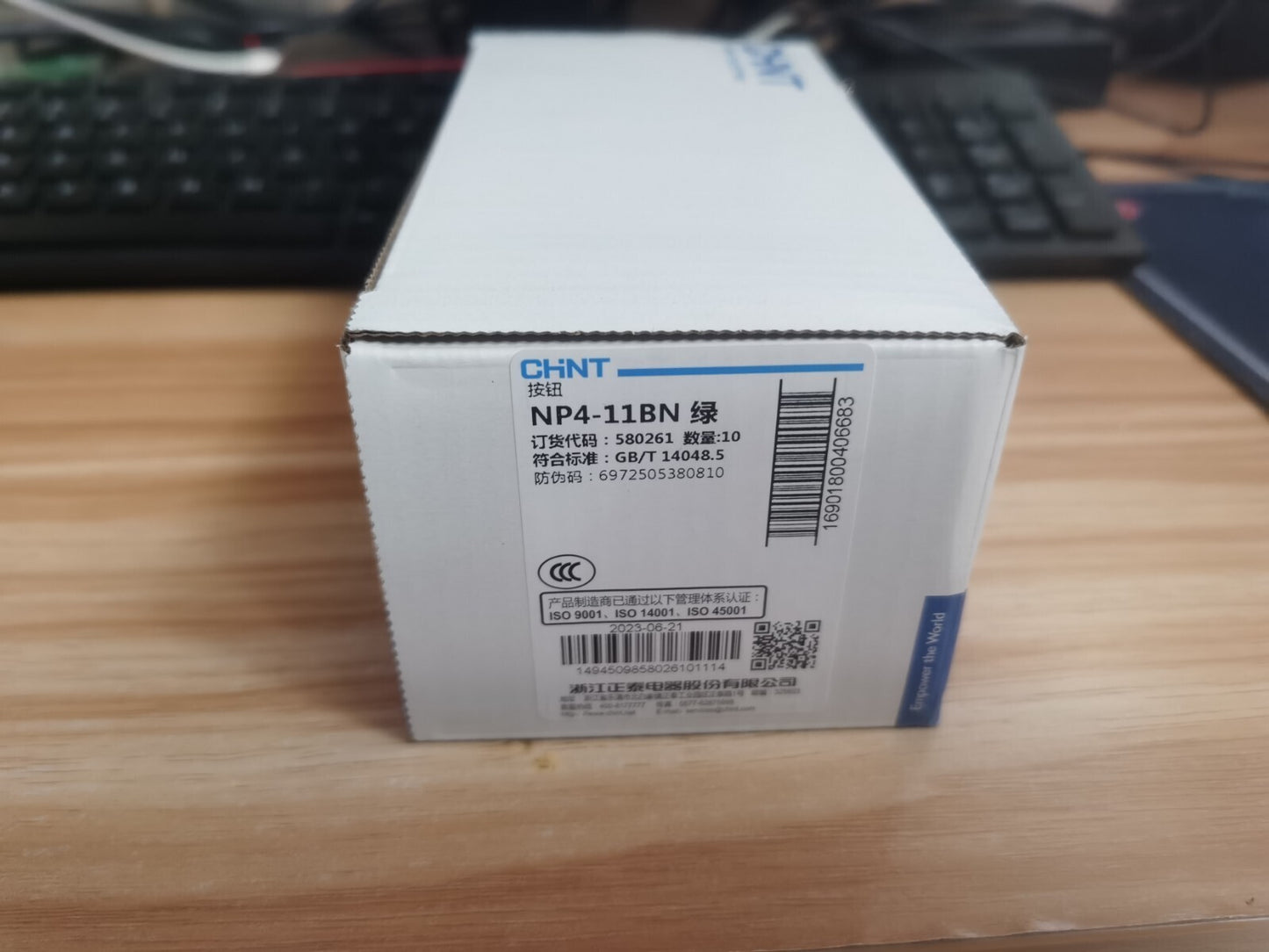 10PCS  Chint NP4-11BN Pushbutton Switches