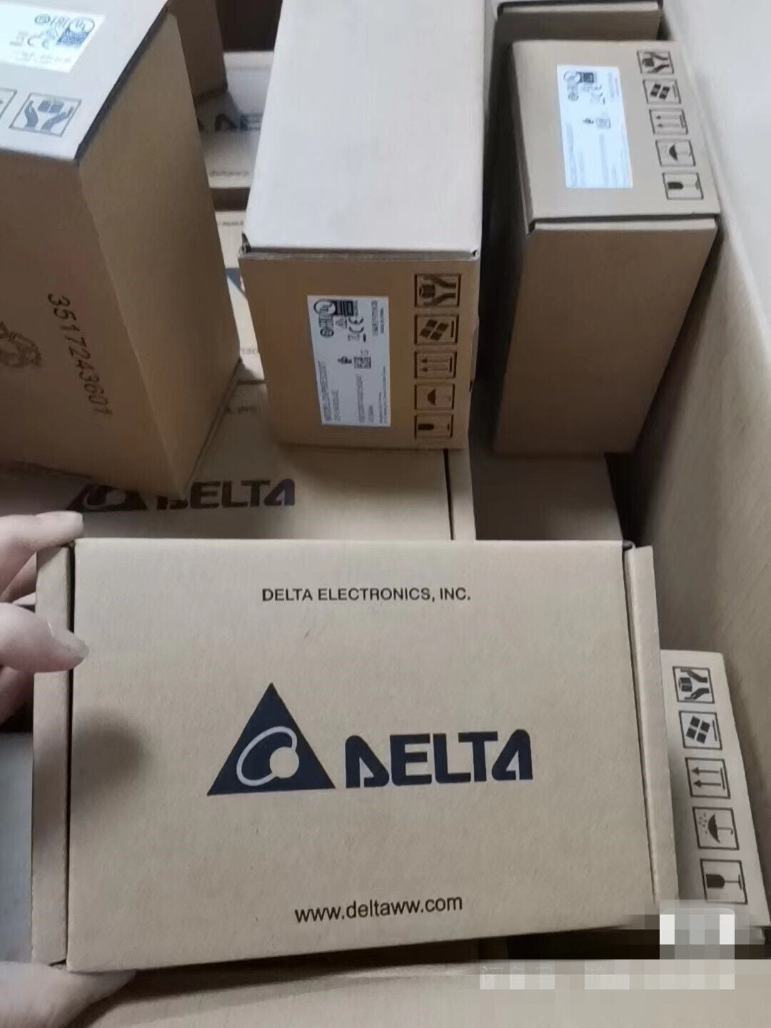 new 1pcs Delta ES2 Series PLC DVP24ES200T Programmable Controller - DELTA