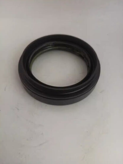 1PCS  FIT FOR MT045A20 transfer box rear oil seal