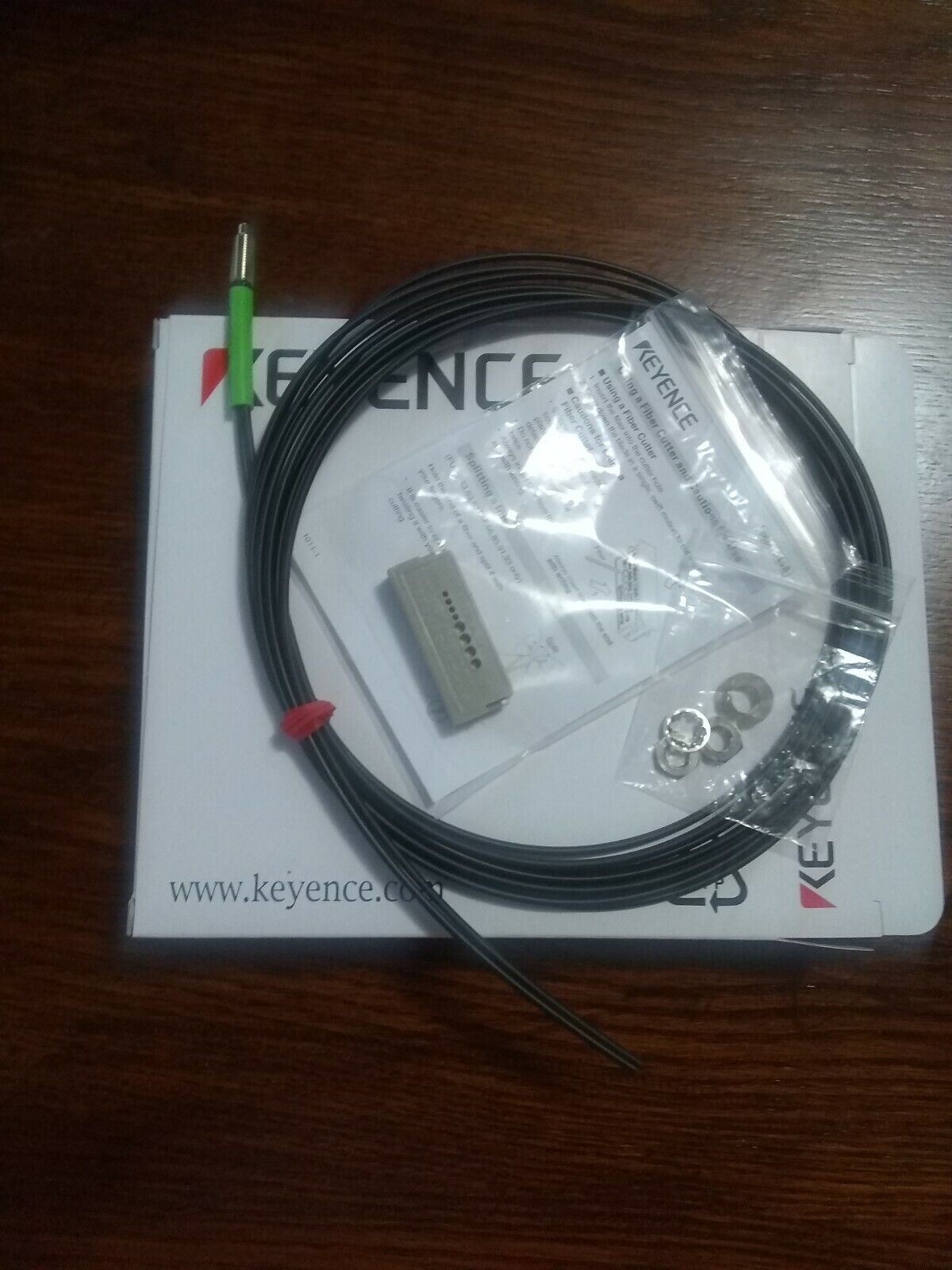 Keyence FU-67V Fiber Optic Sensor with High Sensitivity and Amplifier Function - KEYENCE