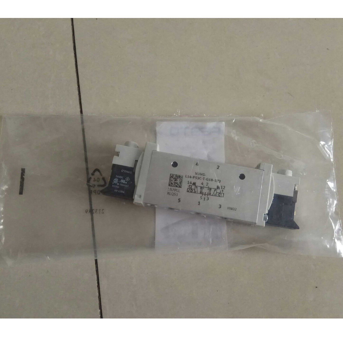 Festo VUVG-L14-P53C-T-G18-1P3 566501 Solenoid Valve  One VUVGL14P53CTG181P3