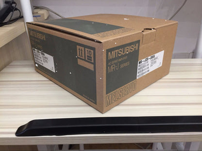 1PCS MITSUBISHI SERVO DRIVE MR-J2S-200A MRJ2S200A IN BOX - FREE SHIPPING
