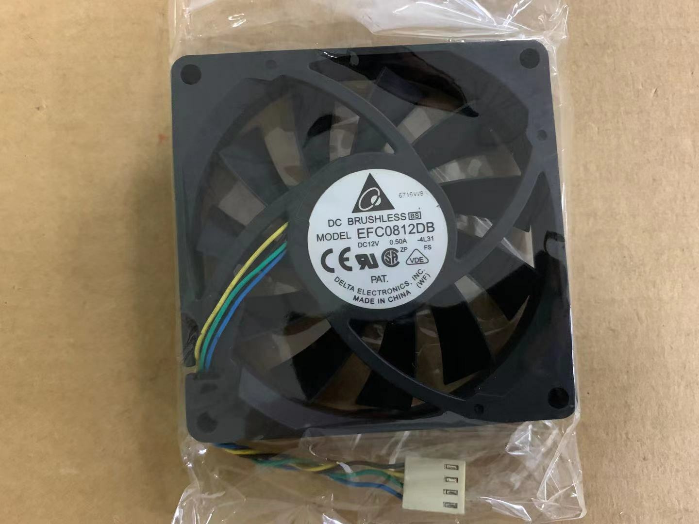 new Delta EFC0812DB 8015 12V 0.50A 8CM 80*80*15MM PWM 4pin fan