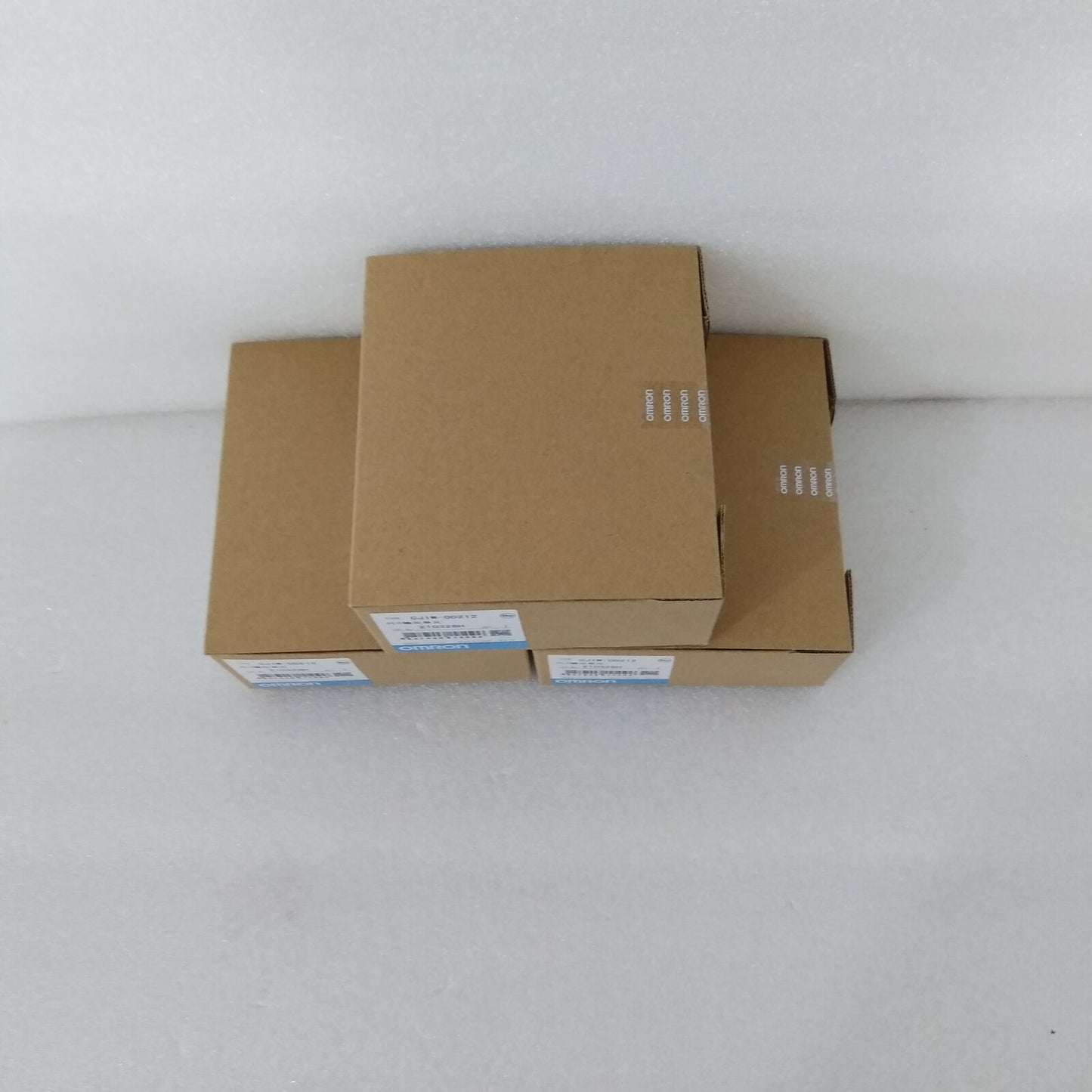 OMRON PLC CJ1W-OD212 - OMRON PLC
