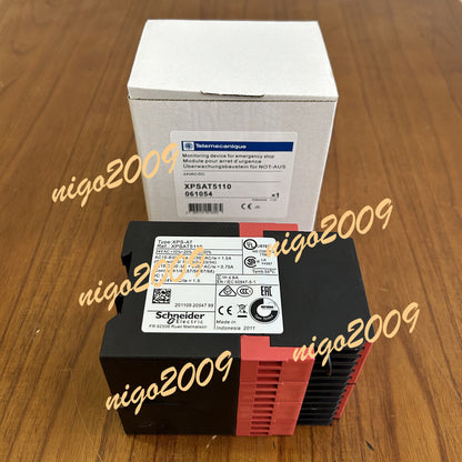 New 1PC in Box XPSAT5110 24VAC/DC Safety Relay - XPSAT