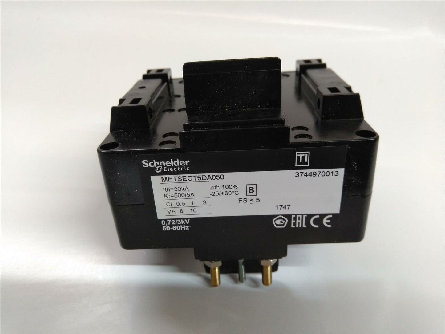 New Schneider METSECT5DA050 Current Transformer - SCHNEIDER