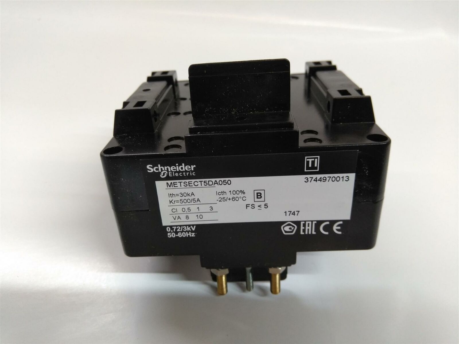 New Schneider METSECT5DA050 Current Transformer - SCHNEIDER