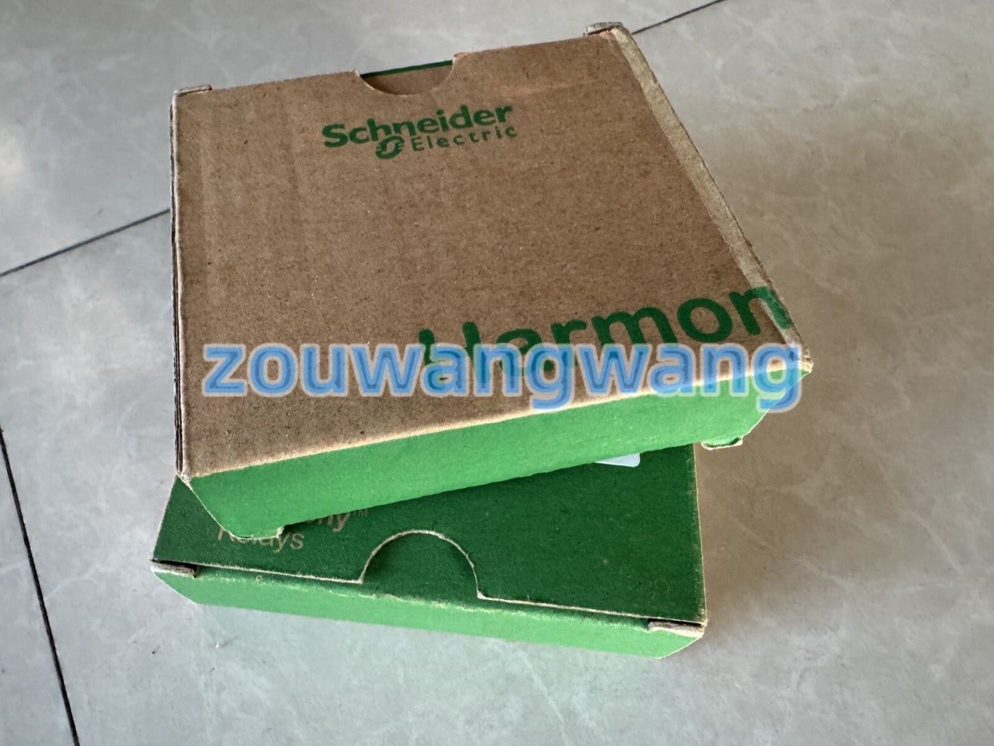 new Schneider RM22TR33 Voltage Control Relay