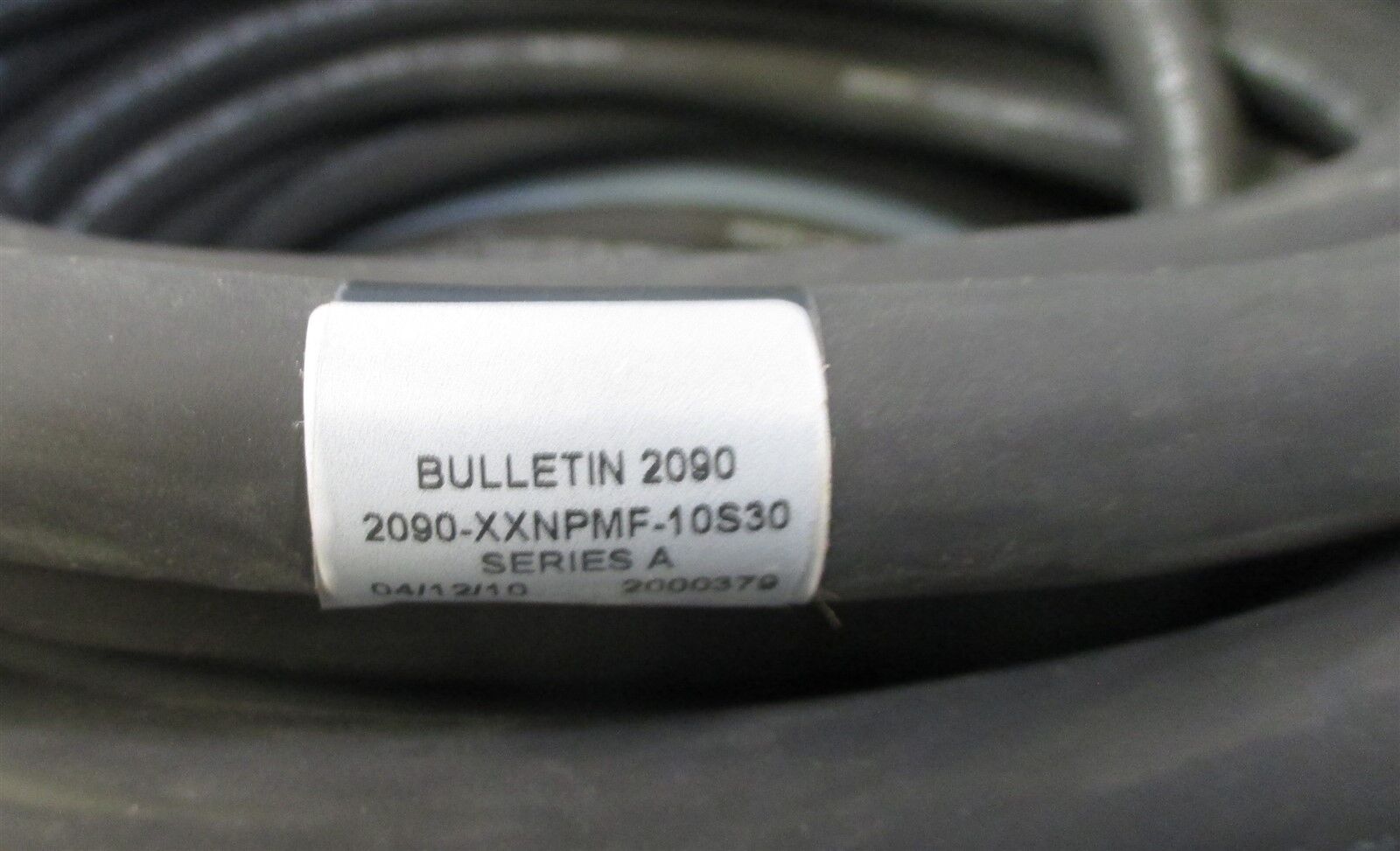 new Allen Bradley 2090-XXNPMF-10S30 Series A Cable Assembly Bulletin 2090 NWOB