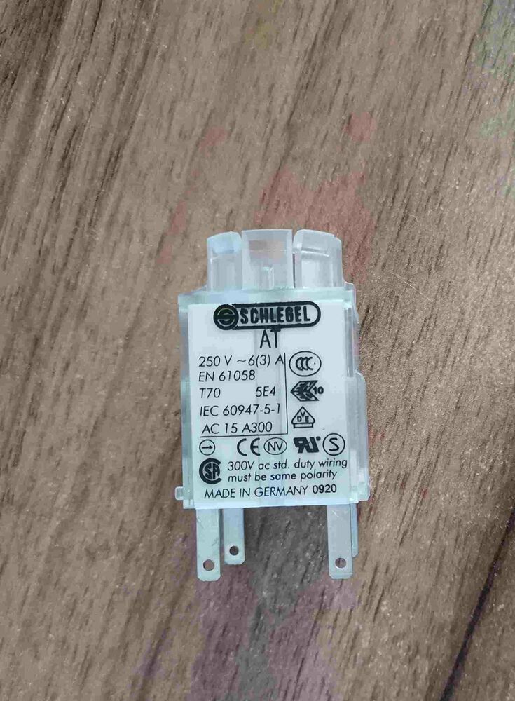 1PC 250V 6(3)A 4 feet CONNECTOR  IEC60947-5-1 IEC 60947-5-1 T70 5E4