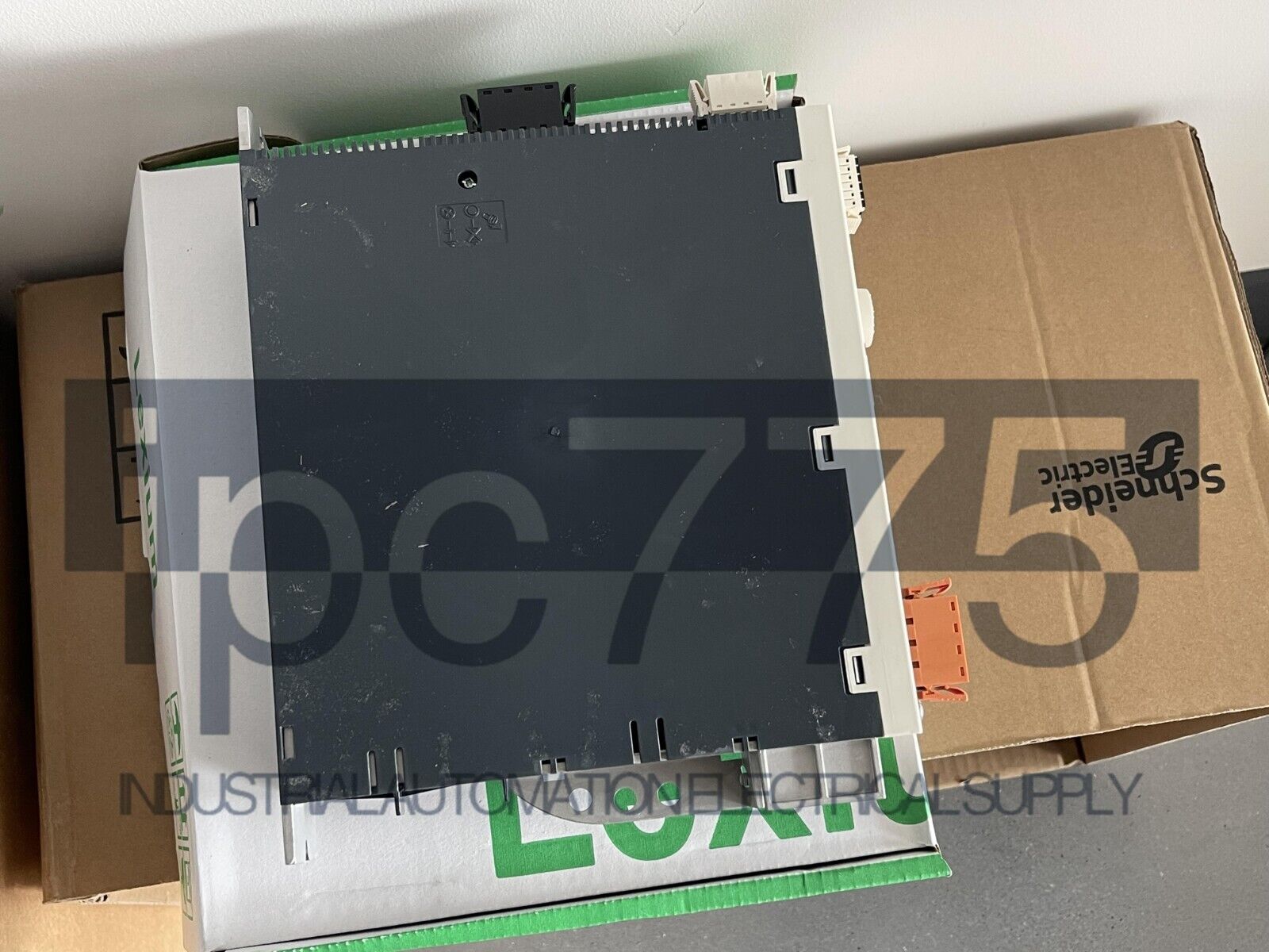 New Schneider Electric LXM32SD12N4 Servo Drive - SCHNEIDER ELECTRIC