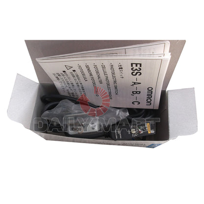 new OMRON Automation & Safety E3S-R11 10-30VDC Retro-Reflective Photoelectric Sensor