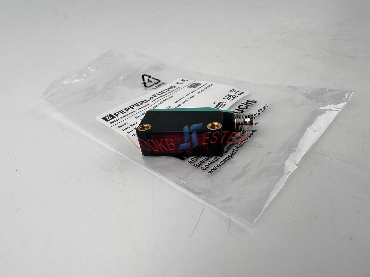 new ML100-8-H-350-RT/95/103 PEPPERL+FUCHS BACKGROUND SUPPRESSION SENSOR 350MM - PEPPERL+FUCHS