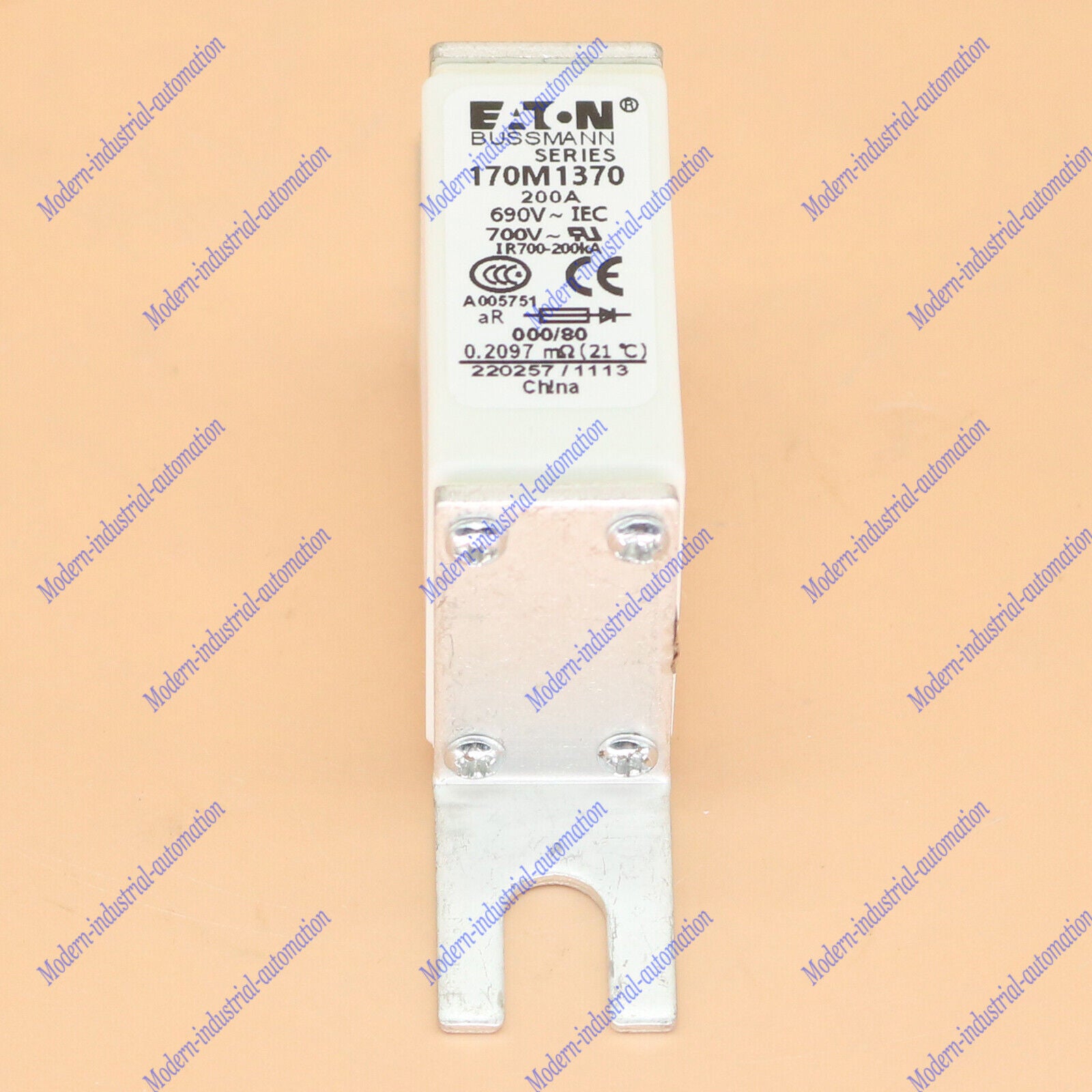 new 1PC  Eaton Bussmann fuse 170M1370 200A 690V Fast Delivery