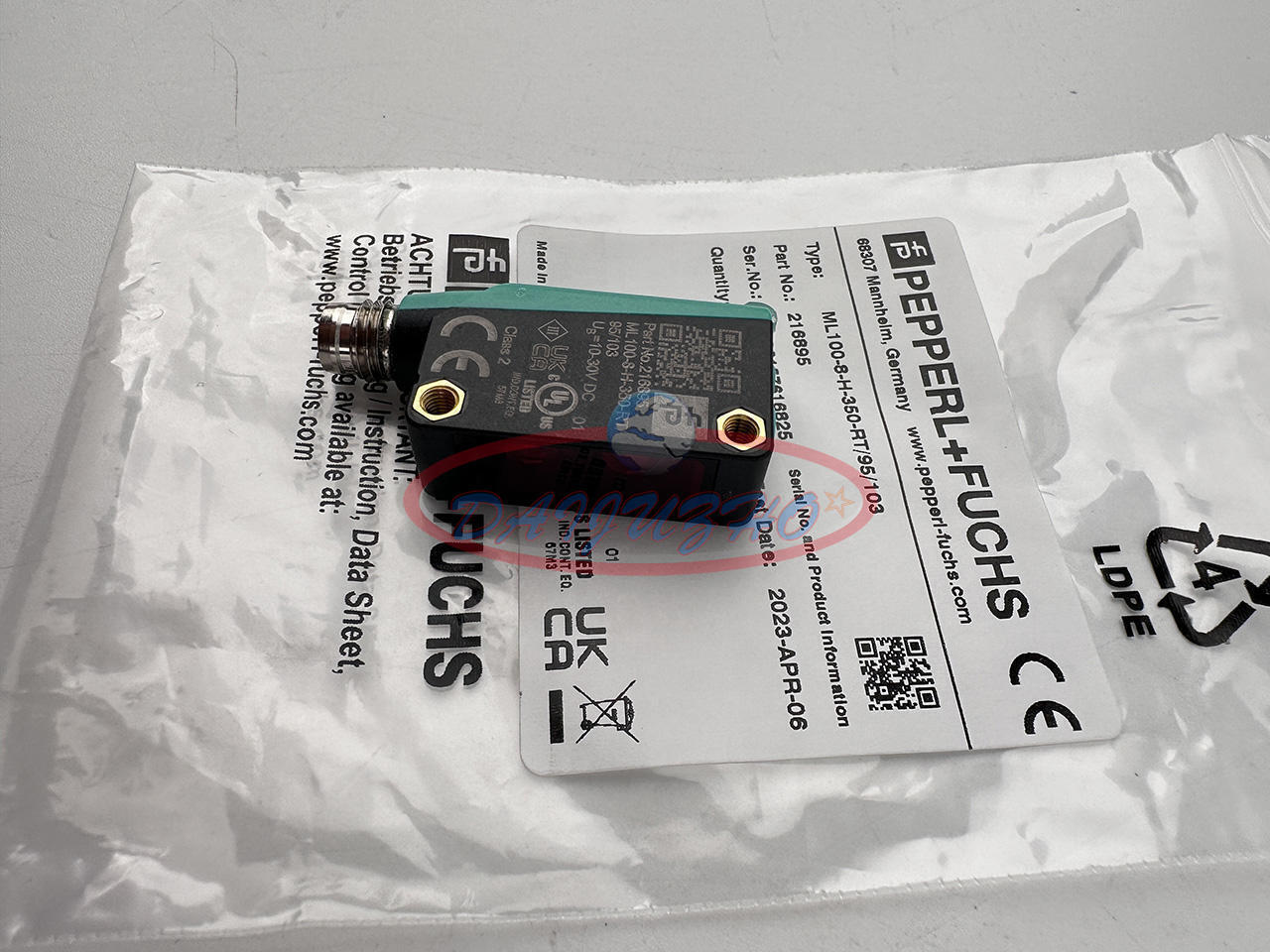 ONE PEPPERL+FUCHS BACKGROUND SUPPRESSION SENSOR 350MM ML100-8-H-350-RT - ONE PEPPERL+FUCHS